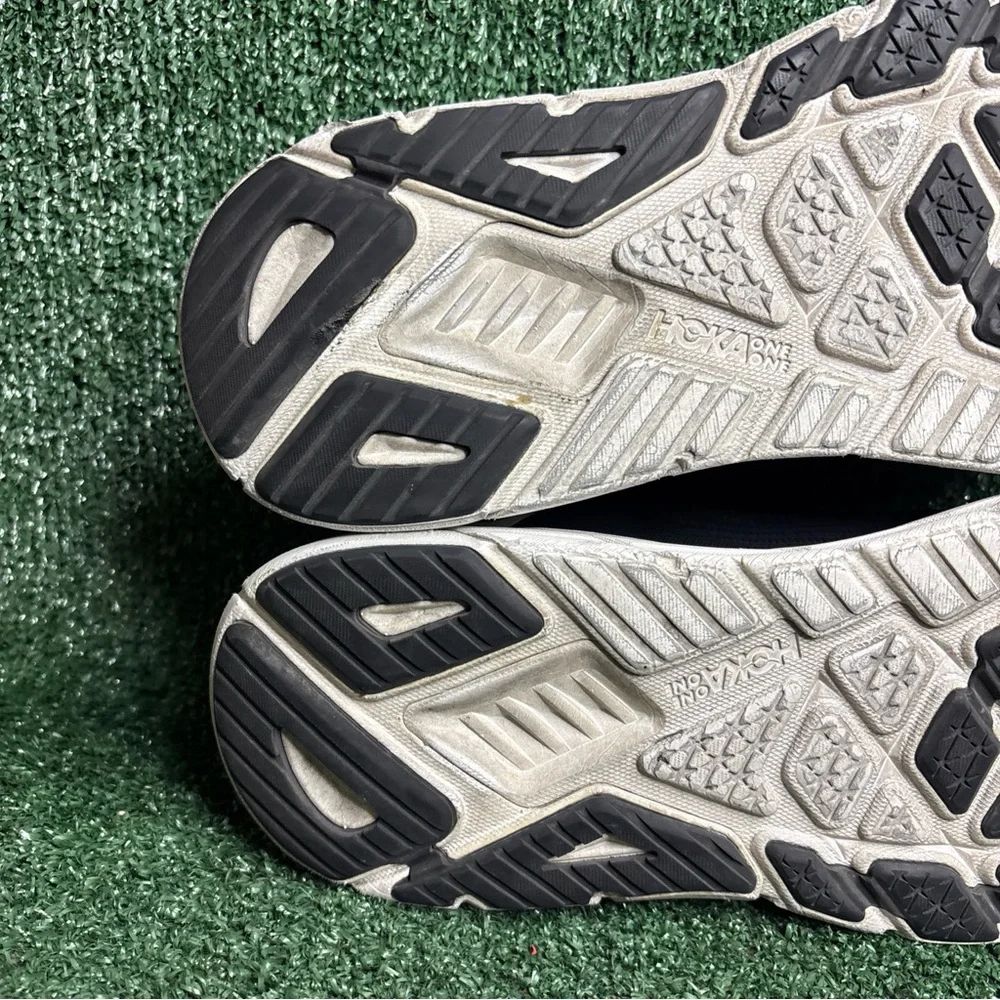 Men's 11.5 2E (WIDE) Hoka Men's Arahi‎ 7 Black White Shoes Sneakers 1147870-BWHT